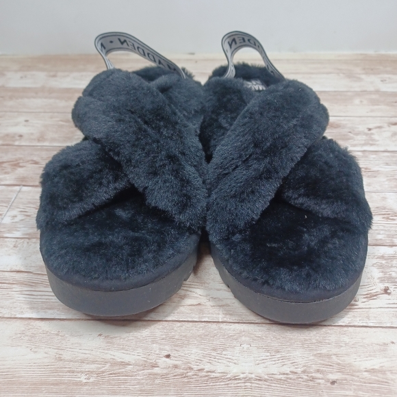 Steve Madden NYC Fuzzy Fluffy Indoor Outdoor Slippers Black Like New Size 9 - Picture 11 of 16